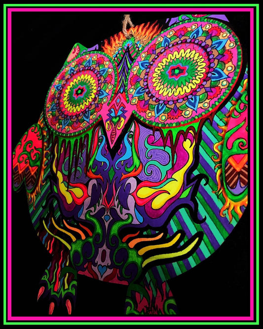 Adorno de búho pintado a mano (reactivo a los rayos UV)