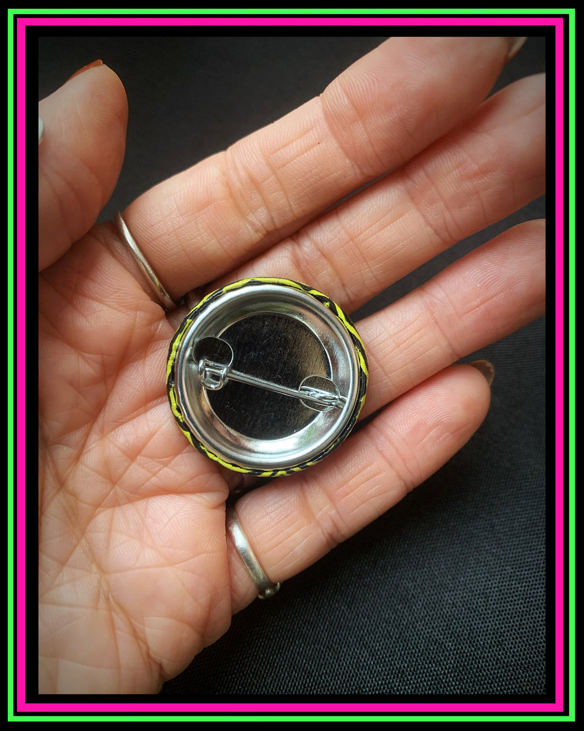 Wasp Pin-On Button